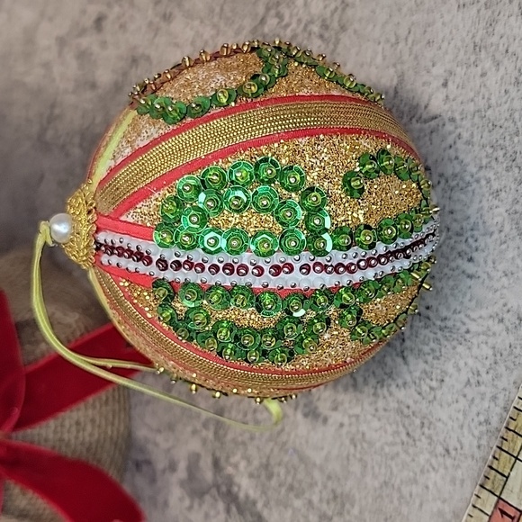 Large Handmade Vintage Beaded Christmas ornament - Picture 2 of 7